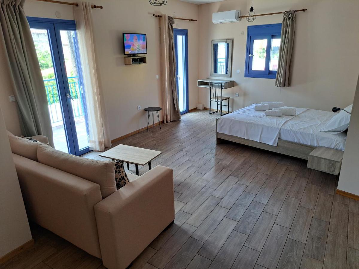 Blue Moon Apartment Agia Efimia Eksteriør bilde