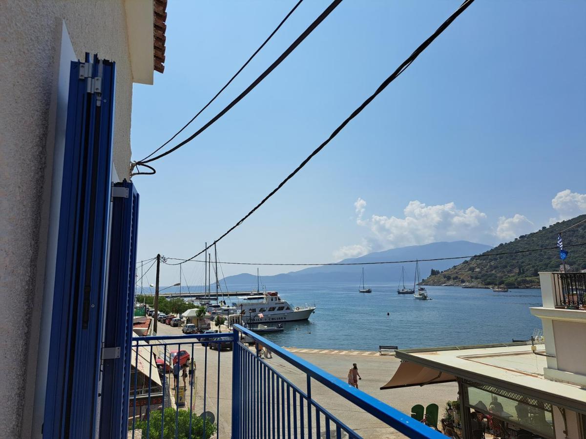 Blue Moon Apartment Agia Efimia Eksteriør bilde